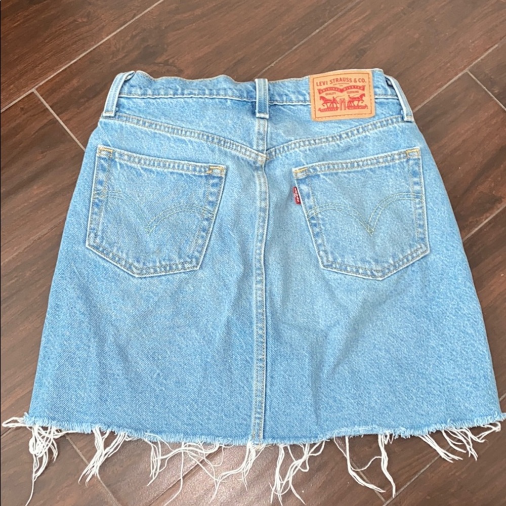 Levi’s ripped skirt Size 25